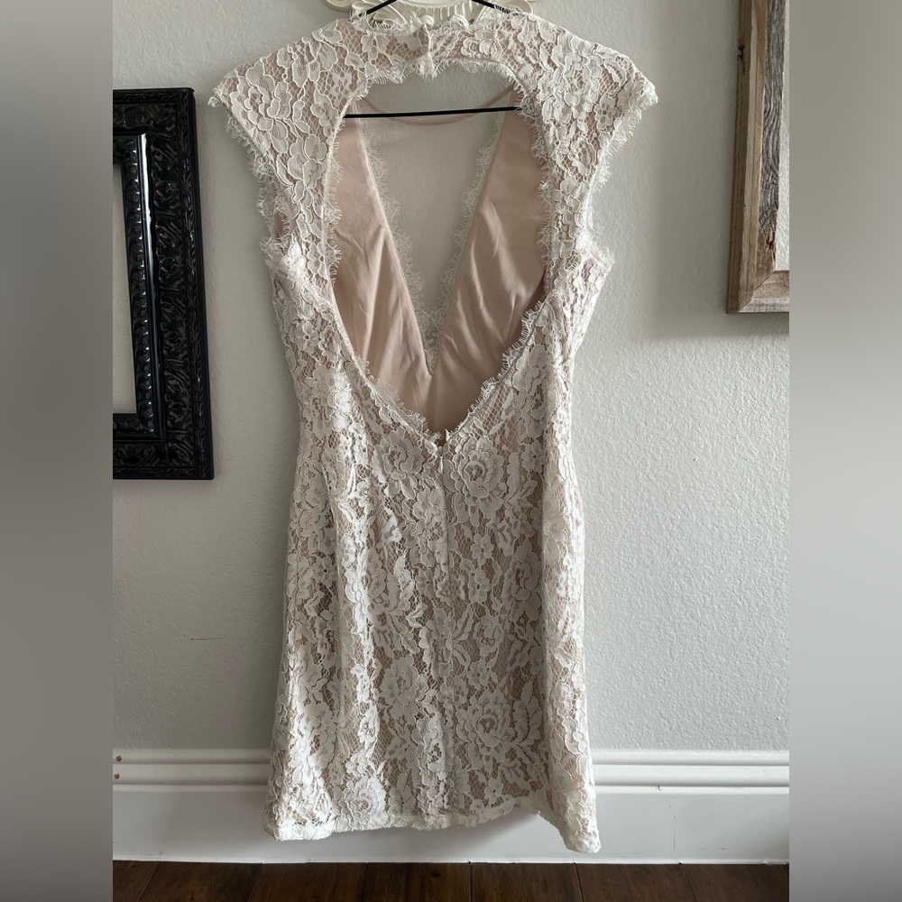 🤍WHITE LACE DRESS🤍 - Picture 2 of 3